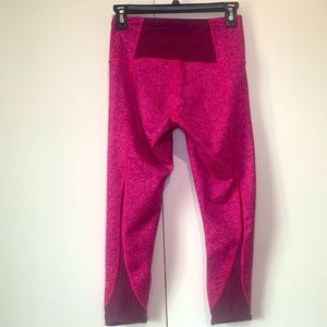 Lululemon pink heather- lounge workout  yoga pant w/ detailing- EUC- like new!